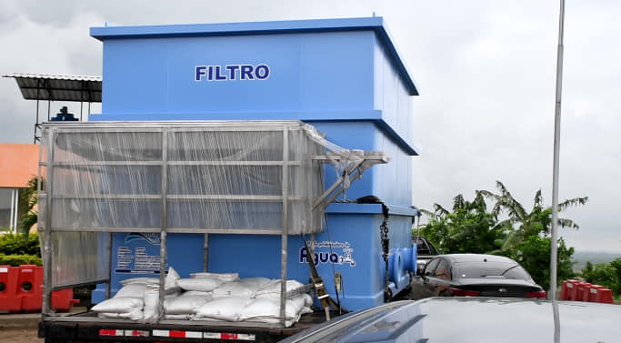 Nuevo módulo para planta Potabilizadora de Agua. Esta mañana, el alcalde Simetrio Calderón recibió en la planta Potabilizadora de Agua, los módulos para la implementación y aumento de la capacidad de potabilización en la planta. Con este nuevo módulo, se podrá suplir la falta del líquido vital en diferentes sectores de Jaramijó, tales como Eloy […]