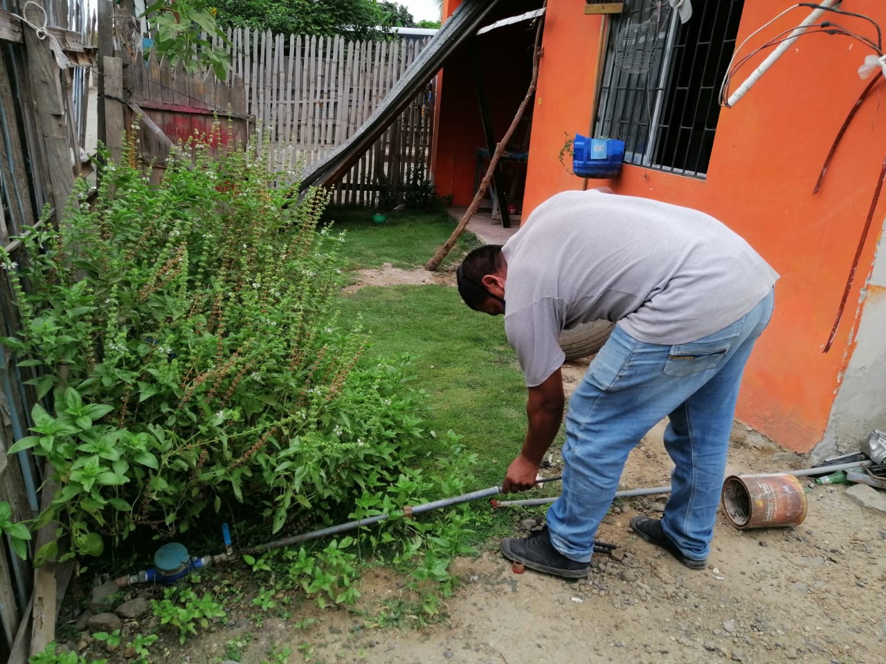 En varios sectores del Cantón Jaramijó se están ejecutando cortes de lineas no regularizadas con la finalidad de que las personas legalicen su servicio. Se les recuerda que el hurto de agua es sancionado con cárcel, por lo que se les invita a asistir a nuestras oficinas ubicadas en la planta baja del GAD Jaramijo. […]